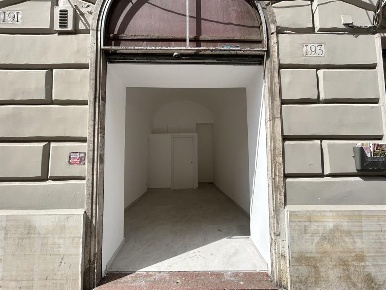 Foto Negozio in Via Alessandria, Roma Trieste - Coppedè di 19 m² in affitto