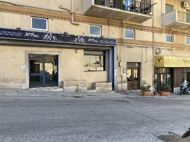 Foto Negozio in Via Cicerone, Agrigento di 260 m² con 10 locali in vendita