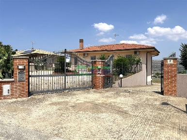 Foto Villa unifamiliare in Contrada Sant'Antonio Piano Ceci, Modica Fiumara