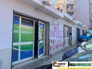 Foto Negozio in Via Francesco Speciale, Palermo di 104 m² con 1 locali