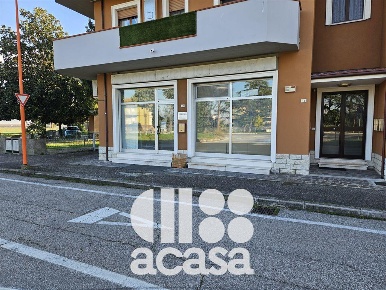 Foto Negozio in via dobbiaco, Cesena Villa Chiaviche - Calabrina di 88 m²