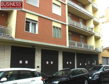 Foto Negozio in Via Raffaele Fulgosio, Piacenza Dante - Cheope di 625 m²