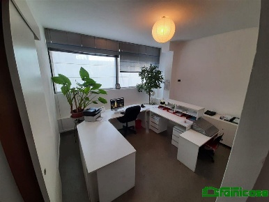 Foto Laboratorio a Melzo di 66 m² con 2 locali in vendita