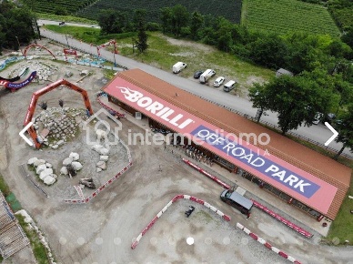 Foto Attività commerciale a Dro di 330 m² con 3 locali in affitto