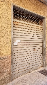 Foto Negozio in Via Isonzo, Bari Carrassi di 42 m² con 1 locali in vendita