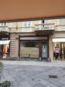 Foto Negozio in CORSO ALFIERI, Asti Centro Storico di 30 m² con 1 locali