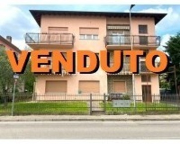 Foto Appartamento in via Meucci, Curno di 158 m² con 4 locali in vendita