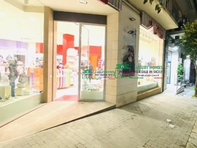 Foto Locale commerciale a Ragusa San Luigi - Archimede di 130 m² in vendita