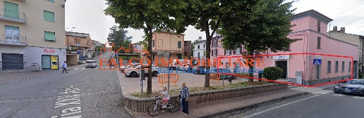 Foto Locale commerciale in viale gorizia, Pavia Centro Storico di 460 m²