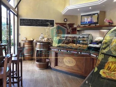 Foto Negozio in Via Leonardo da Vinci, Lodi Vecchio Centro di 98 m²