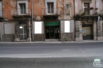 Foto Locale commerciale in Via San Vito, Ragusa Centro di 80 m² in vendita