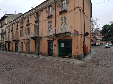 Foto Negozio in CORSO ALFIERI, Asti Corso Dante di 182 m² con 1 locali