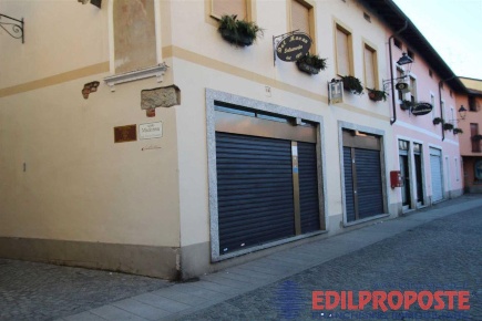 Foto Alimentari a Lazzate di 80 m² con 1 locali in vendita