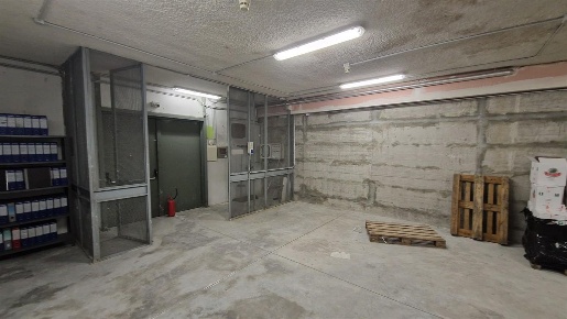 Foto Magazzino in Via Triulziana, San Donato Milanese Centro di 78 m²