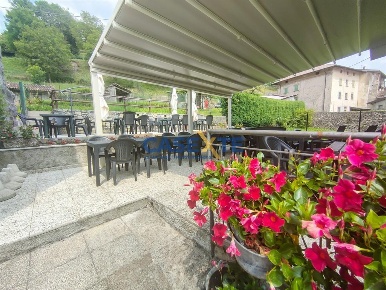 Foto Ristorante in SANTA ROSA, Taleggio Sottochiesa di 200 m² con 5 locali