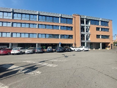 Foto Ufficio a Casalecchio di Reno Ceretolo di 160 m² con 5 locali