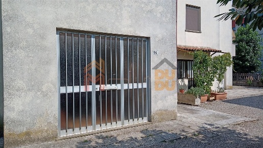 Foto Laboratorio in Arezzo Castelluccio, Capolona Castelluccio di 81 m²