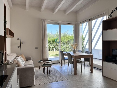 Foto Villa unifamiliare a Desenzano del Garda di 100 m² con 3 locali