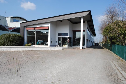 Foto Negozio in via faentina, Ravenna San Biagio di 1800 m² in vendita