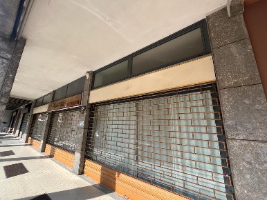 Foto Negozio a Bovisio-Masciago di 150 m² in vendita
