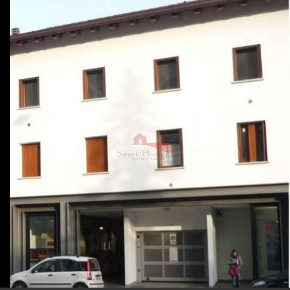 Foto Negozio a Udine di 165 m² con 3 locali in vendita