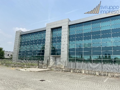 Foto Ufficio in Via Calabria, Segrate Area Lavanderie, Redecesio di 1618 m²