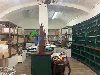 Foto Negozio in Vicolo degli Umiliati, Siena Lizza - Camollia di 83 m²