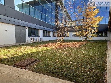 Foto Ufficio in Via Zanchi, Bergamo Campagnola di 922 m² con 9 locali
