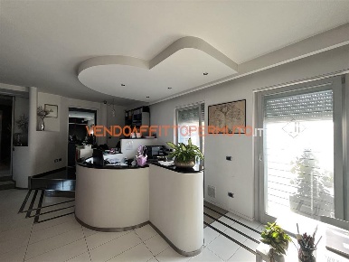 Foto Ufficio in VIA MATTEOTTI, Romano di Lombardia Centro di 102 m²