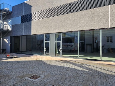 Foto Locale commerciale a Corsico di 2000 m² in affitto