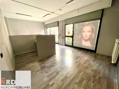 Foto Negozio in felice Campi, Mantova Valletta Valsecchi di 150 m²