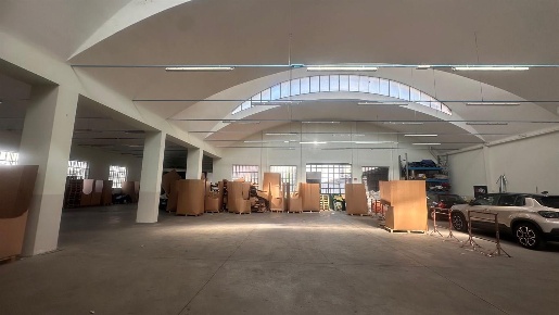 Foto Capannone industriale a Limbiate di 700 m² in vendita