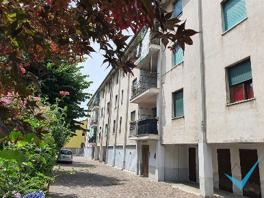 Foto Appartamento in Via Torino, Limbiate Centro di 89 m² con 3 locali