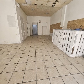 Foto Negozio in VIA GIORDANO BRUNO, Castel San Giovanni Centro di 60 m²