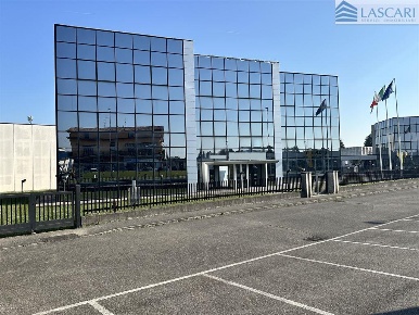 Foto Ufficio in Via Valle d'Aosta, Dalmine Sabbio, Guzzanica di 1615 m²