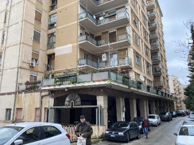 Foto Negozio in Papa  Luciani sotto i portici, Agrigento di 800 m²