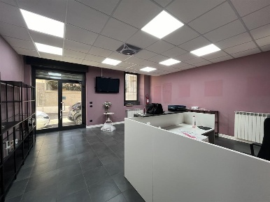 Foto Negozio in Via Mazzini, Lissone Via Monza di 100 m² con 3 locali
