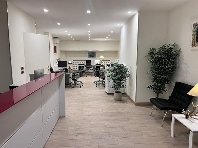 Foto Attività commerciale a Cortina d'Ampezzo di 80 m² con 2 locali