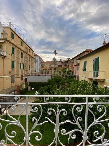Foto Appartamento a Alassio Centro di 80 m² con 3 locali in vendita