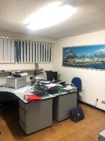 Foto Negozio a Lecco di 180 m² con 3 locali in vendita