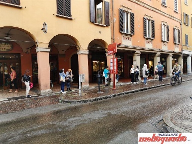 Foto Negozio in via San Felice, Bologna San Felice di 51 m² con 2 locali