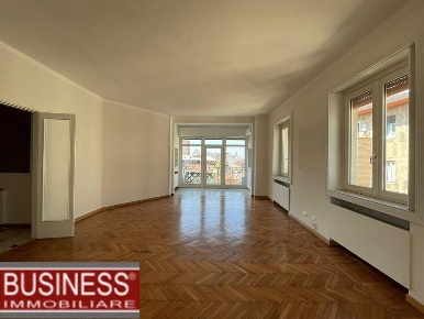 Foto Appartamento in Via Achille Zezon, Milano Centrale di 150 m²