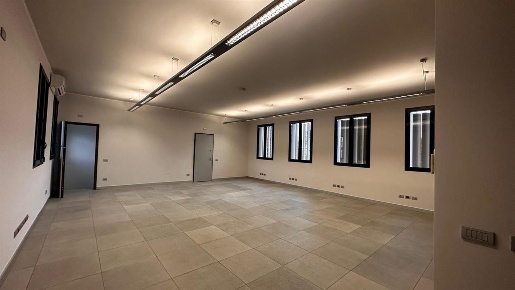 Foto Ufficio a Pero di 150 m² in affitto