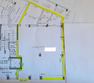 Foto Negozio a Siena di 74 m² con 2 locali in vendita