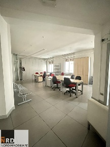 Foto Ufficio in via Grazioli, Mantova Centro di 145 m² con 4 locali