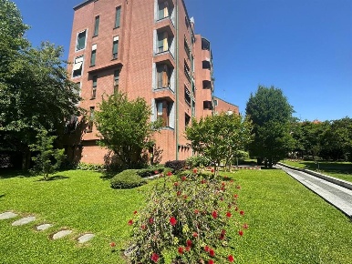 Foto Ufficio in via Oslavia, Monza San Biagio di 150 m² con 1 locali