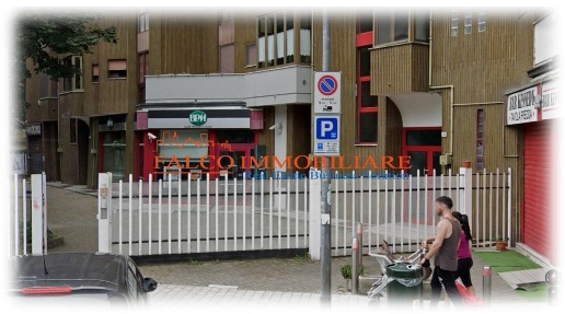 Foto Negozio in VIA KENNEDY, San Donato Milanese Centro di 206 m²