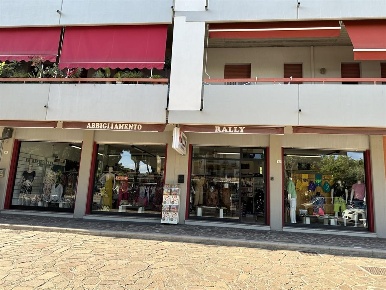 Foto Attività commerciale in VIALE PUBLIO VIRGILIO MARONE, Ravenna