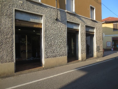 Foto Negozio in Via Baldironi, Lissone Centro Storico di 85 m² con 2 locali