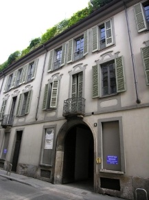 Foto Negozio in Via Bigli, Milano Scala - Manzoni di 220 m² con 4 locali